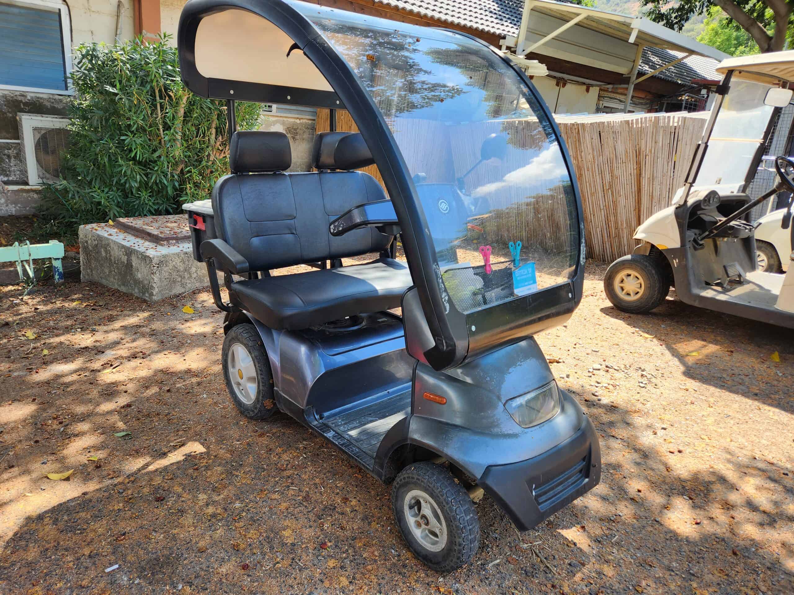 קלנועית אפיקים זוגית עם שמשה יד 2