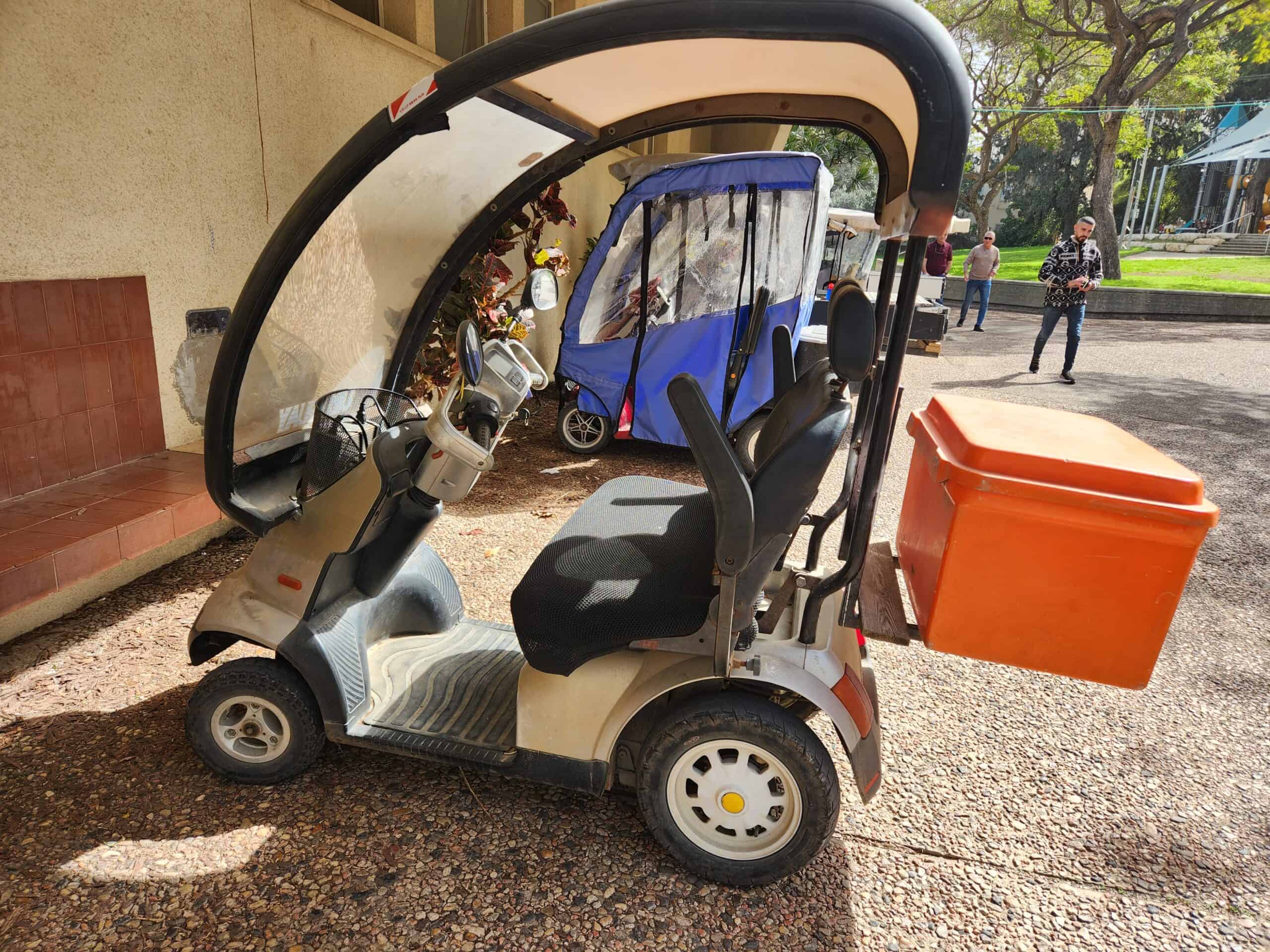 וולויט 4 גלגלים עם גג במצב טוב